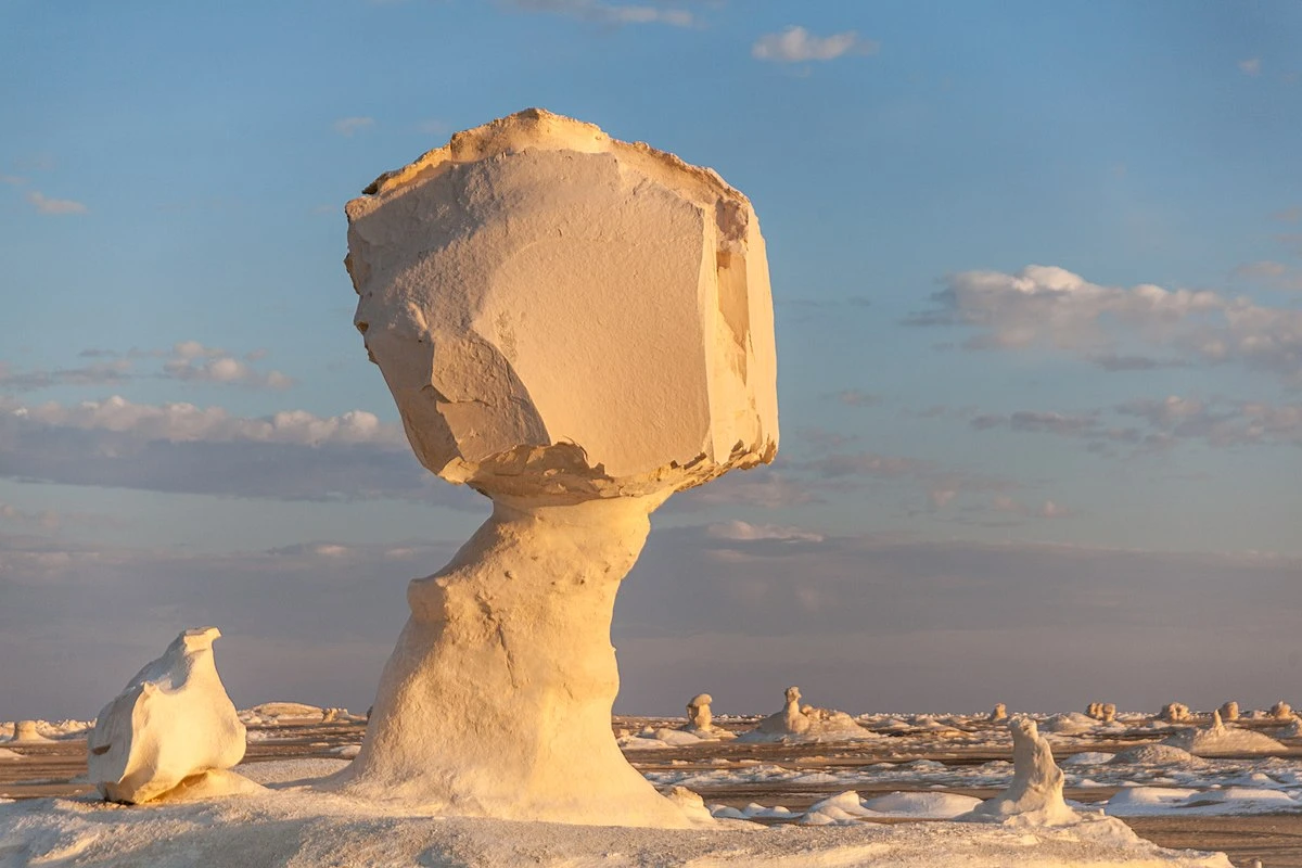 Overnight Safari Tour to Bahariya and White Desert from Cairo