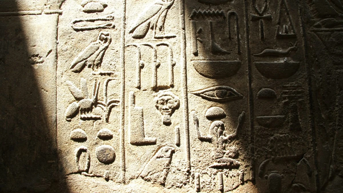 Ancient Egyptian Hieroglyphs: History, Meaning, and Modern Impact [Updated 2025]