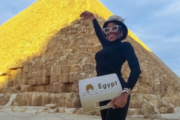 A wonderful picture of a visitor near the pyramids